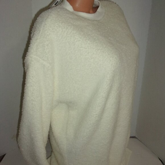 PINK Victoria's Secret Fleece Cozy Plush Oversized Sweatshirt - Picture 2 of 3